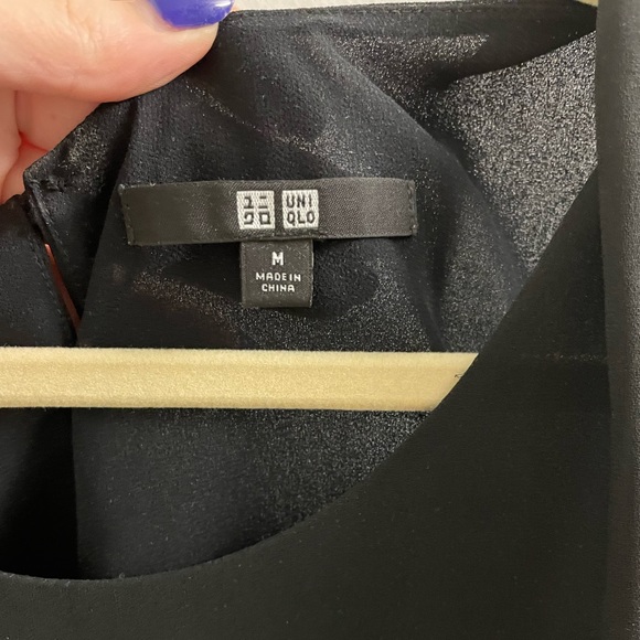 Uniqlo black sleeveless drape blouse - Picture 2 of 2